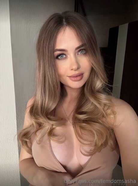 Femdomsasha pornstar high quality pic