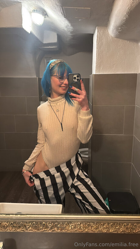 Emilia Free star best picture