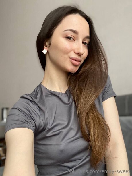 Emily Sweet hd star photo