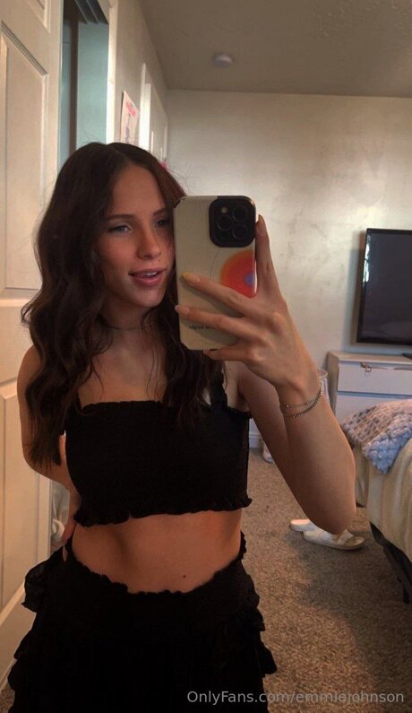Emmiejohnson model adult image