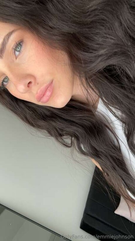 Emmiejohnson naked pornstar photo