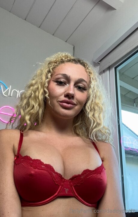 Daddydeelz naked star img