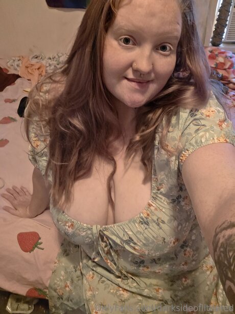 Darksideoflittlered free pornstar photo