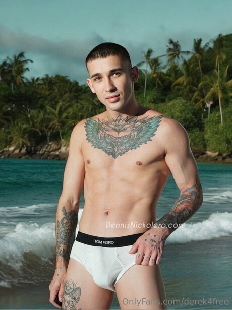 Derek4free star erotic pic
