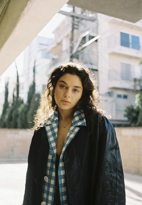 Odeya Rush pornstar beautiful photos