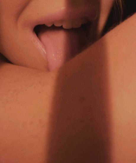 Lauren Brooks free star pic