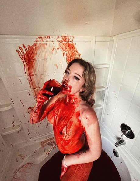 Lauren Brooks erotic pornstar archive