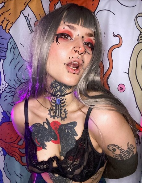 Borderwaifu hot actress pictures