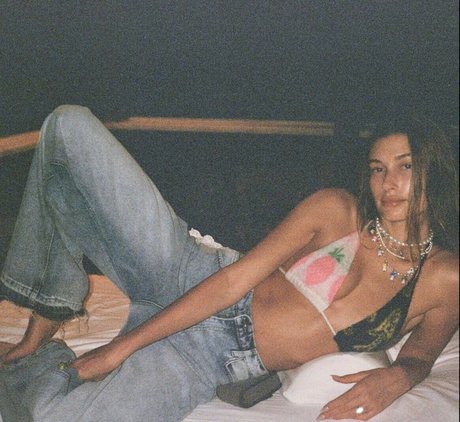 Hailey Baldwin Bieber pornstar top images