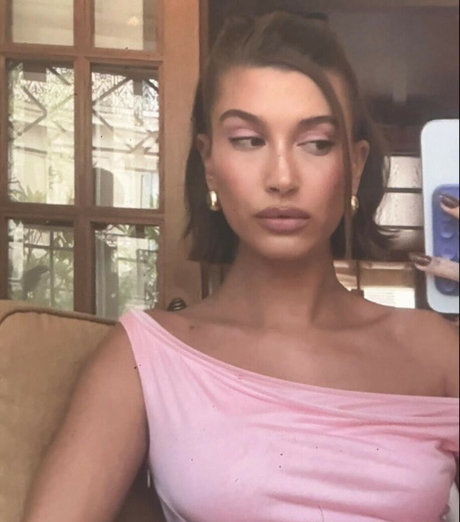 Hailey Baldwin Bieber nude pornstar pics