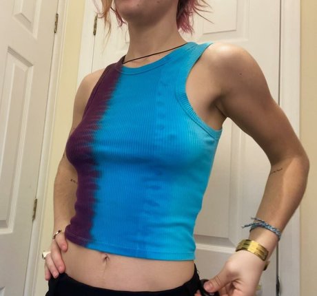 Miss Manganese ASMR art model photo