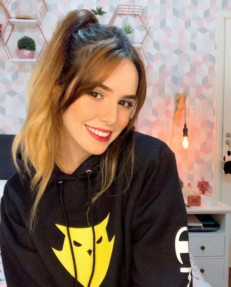 Showliana star hot photo