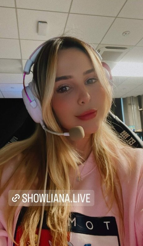 Showliana pornstar erotic photos