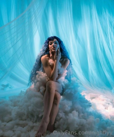 Nightlyy model erotic image