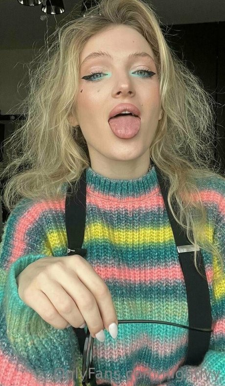 Nightlyy nice actress archive