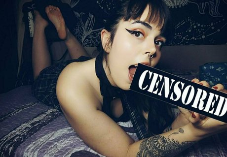 bustylola pornstar nude image