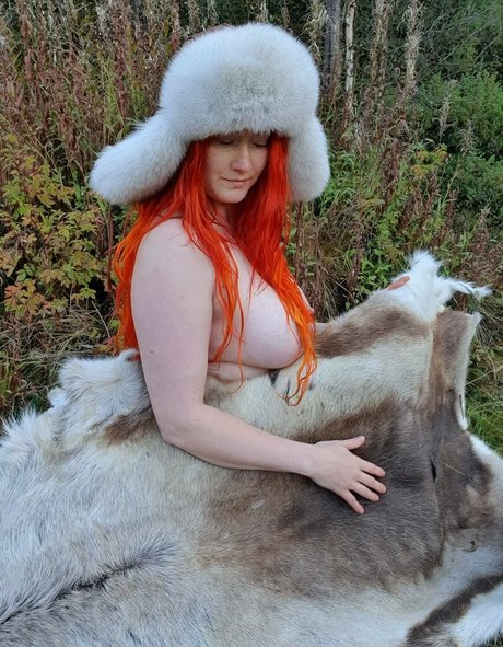 karvalakkinainen perfect actress images