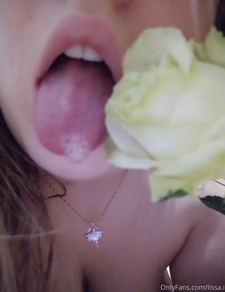 Lissaviip model exclusive pics