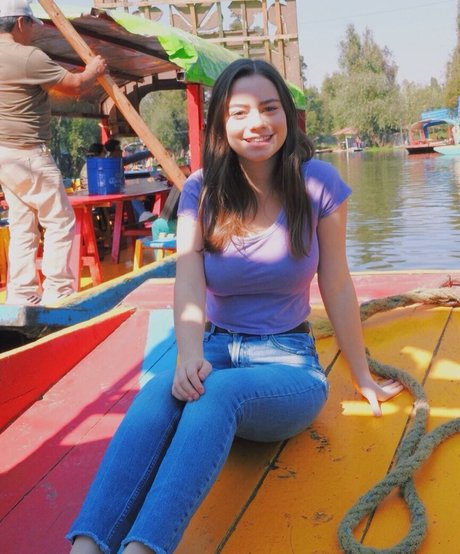 squat onlyfans beautiful picture