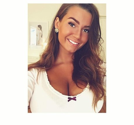 Alma Tandrup high quality star images