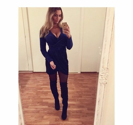 Alma Tandrup star hot pic