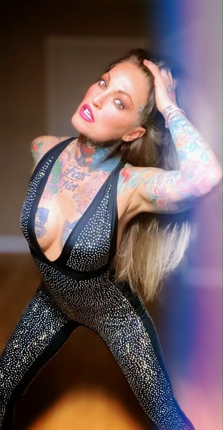 janine sexy actress pics