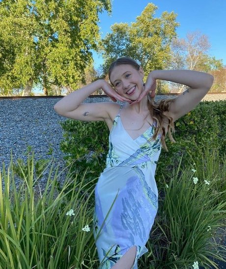 thick trans onlyfans pornographic photos