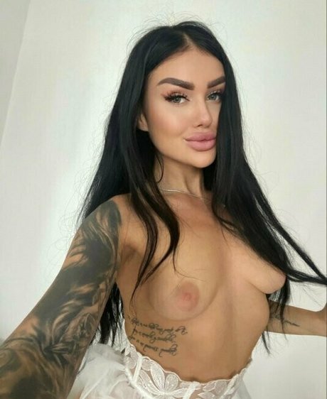 thesarahstone hd actress img