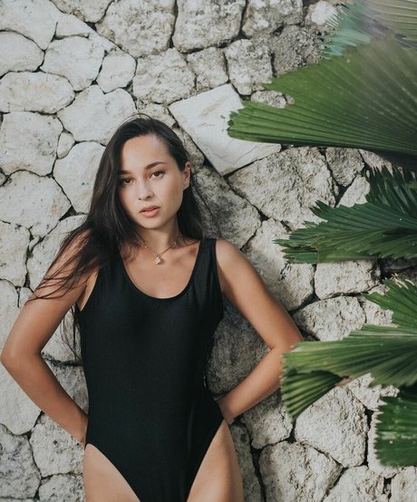 J Lou_ sex model gallery