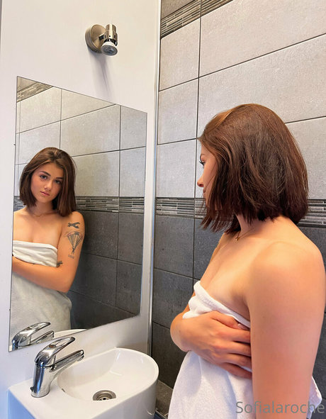 sofialaroche art actress photos