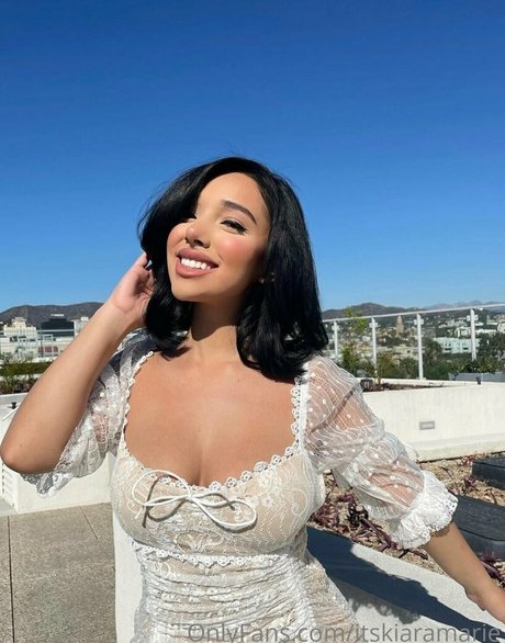 itskiaramarie model sexy image