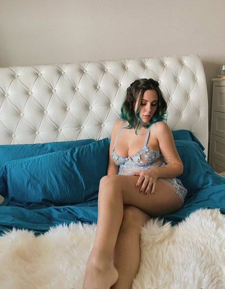 Fiona Bones star beautiful archive