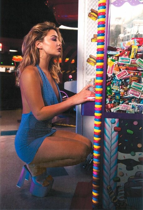 Madelyn Cline porn model images