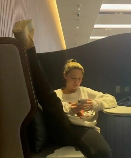 Madelyn Cline nice pornstar galleries