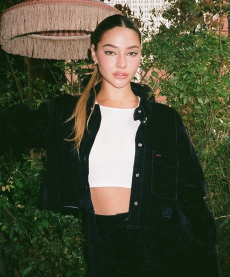 Madelyn Cline top pornstar pic