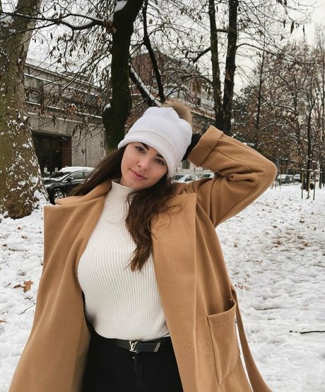 fansly onlyfans beautiful naked images