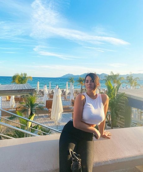 Anna Rebellato model free pics