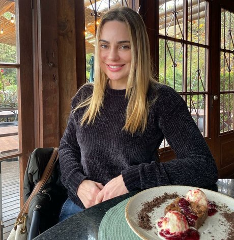 ebony smoking onlyfans hot pic