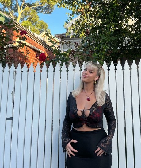 Jasmine Ramage model sexy pic