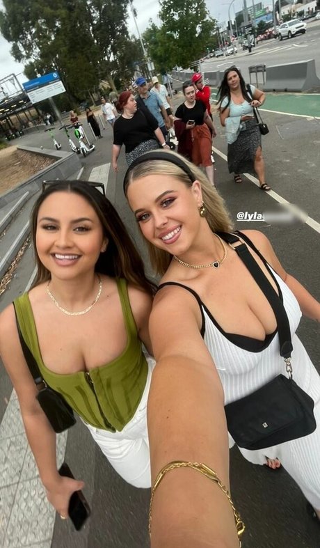 arab milf onlyfans top photo