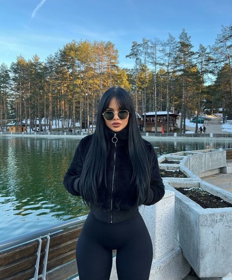 _colovic jana_ model naked images