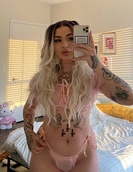 Locallystupid adult actress pics