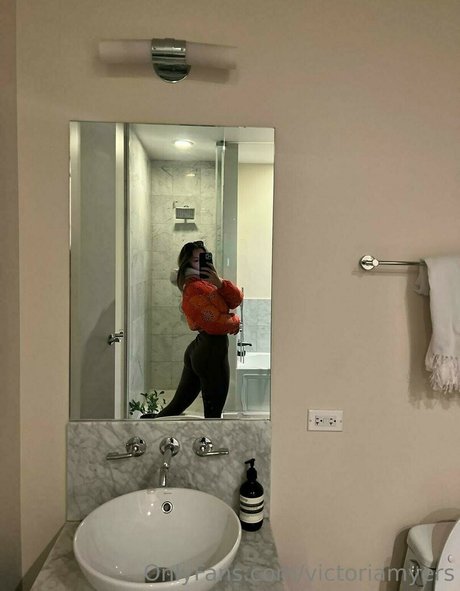 shemale cum in mouth onlyfans beautiful naked pic