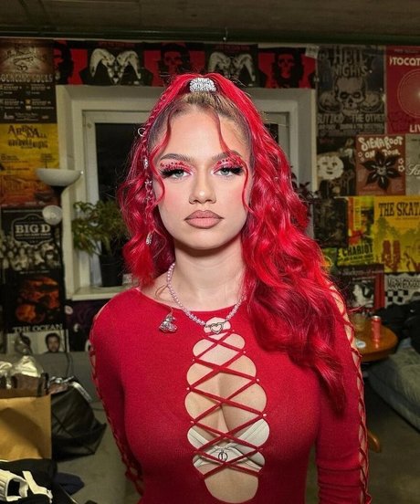 badmomzjay pornstar pretty pic