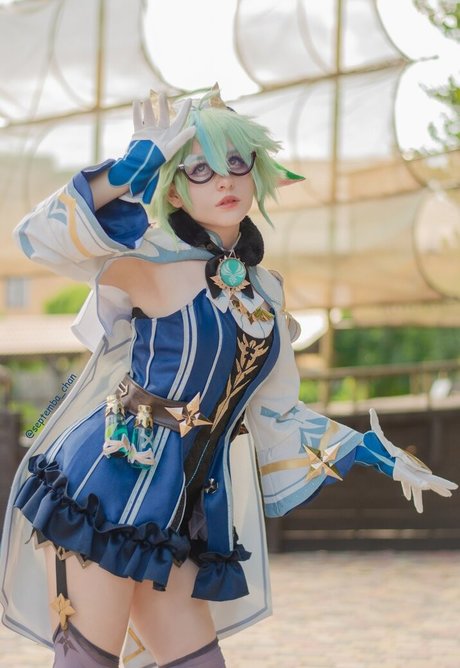 blonde famous onlyfans exclusive images