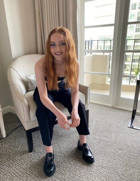 Sadie Sink model nice pictures