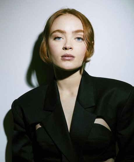 Sadie Sink model adult images