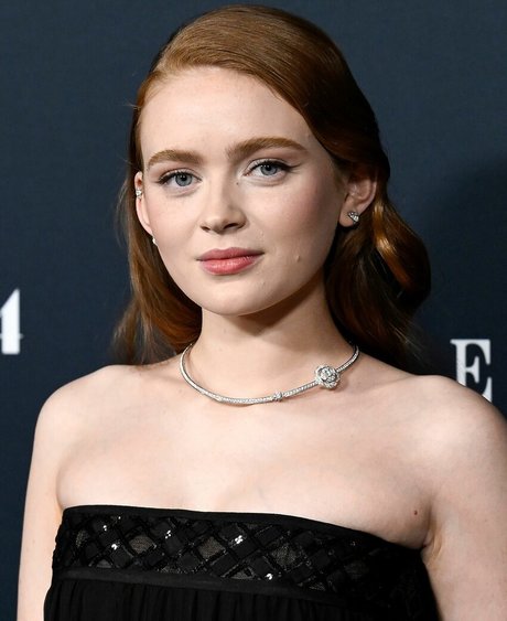 Sadie Sink pornstar sexy photos
