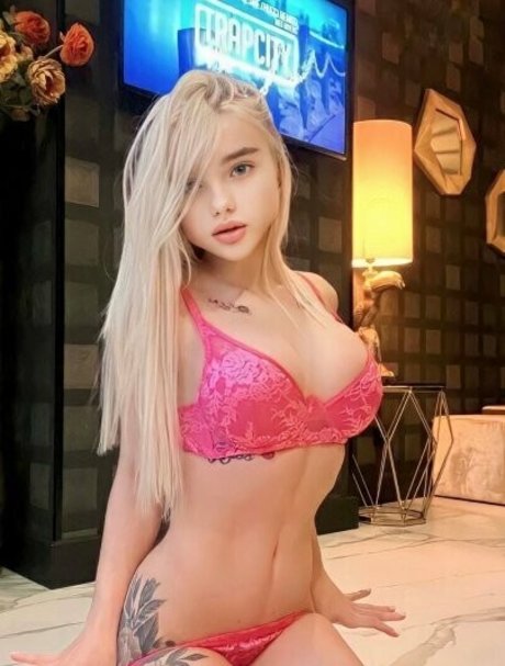 mommy onlyfans hot naked image