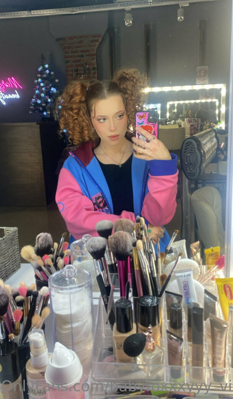 female popular onlyfans hot nude picture